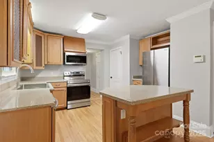 4937 Vincent Ln, Charlotte, NC 28210 - Photo 10