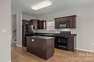 115 Lookout Point Pl, Mooresville, NC 28115 - Photo 4