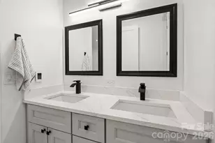 22 Chesten Mountain Dr, Asheville, NC 28803 - Photo 36