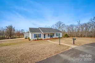 123 N Cul De Sac St, Forest City, NC 28043 - Photo 2