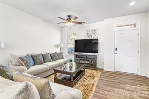 1027 Beatty Woods Dr, Belmont, NC 28012 - Photo 4