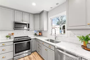 1024 Redcoat Dr, Charlotte, NC 28211 - Photo 18