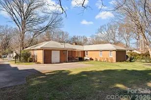 1024 Redcoat Dr, Charlotte, NC 28211 - Photo 36