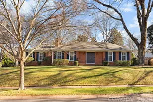 1024 Redcoat Dr, Charlotte, NC 28211 - Photo 2