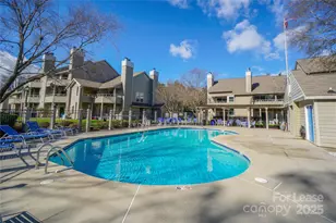 2524 Stradbrook Dr, Charlotte, NC 28210 - Photo 2