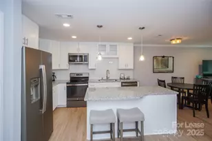 2524 Stradbrook Dr, Charlotte, NC 28210 - Photo 8