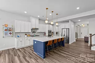 9306 Dufaux Dr, Charlotte, NC 28278 - Photo 6