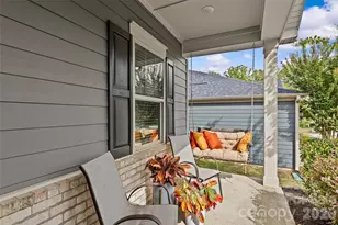 9306 Dufaux Dr, Charlotte, NC 28278 - Photo 4