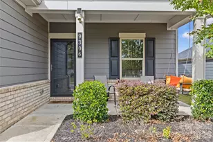 9306 Dufaux Dr, Charlotte, NC 28278 - Photo 2