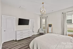 9306 Dufaux Dr, Charlotte, NC 28278 - Photo 16