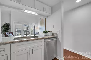 300 S Cedar St, Charlotte, NC 28202 - Photo 10