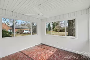 8616 Fallsdale Dr, Charlotte, NC 28214 - Photo 14