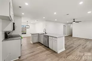 8616 Fallsdale Dr, Charlotte, NC 28214 - Photo 10