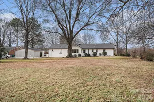 8616 Fallsdale Dr, Charlotte, NC 28214 - Photo 2