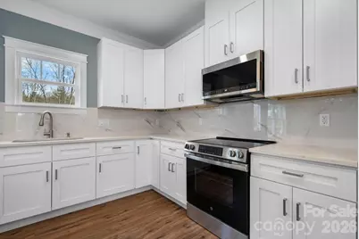 138 Cascades Drive, Hickory, NC 28601 - Photo 6