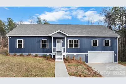 138 Cascades Drive, Hickory, NC 28601 - Photo 2