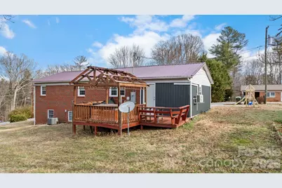 419 Hudson Heights, Hudson, NC 28638 - Photo 4