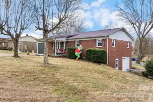 419 Hudson Heights, Hudson, NC 28638 - Photo 2