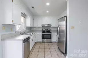 7225 McTeal Pl, Charlotte, NC 28262 - Photo 8