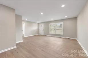 4700 Walden Ct, Charlotte, NC 28210 - Photo 4