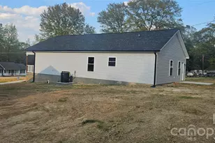 316 Zion Church Rd, Clover, SC 29710 - Photo 4