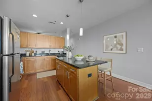 333 W Trade St, Charlotte, NC 28202 - Photo 8