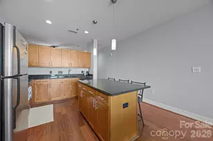 333 W Trade St, Charlotte, NC 28202 - Photo 4