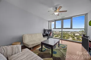 333 W Trade St, Charlotte, NC 28202 - Photo 2