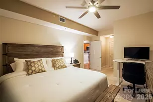 300 W 5th St, Charlotte, NC 28202 - Photo 8