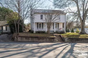 329 W Main St, Lincolnton, NC 28092 - Photo 2