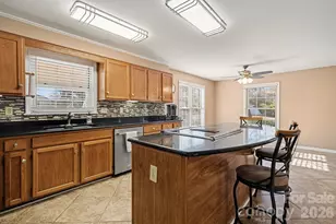 6035 Idlebrook Dr, Charlotte, NC 28212 - Photo 14