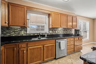 6035 Idlebrook Dr, Charlotte, NC 28212 - Photo 18