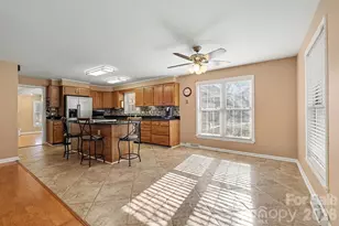 6035 Idlebrook Dr, Charlotte, NC 28212 - Photo 12