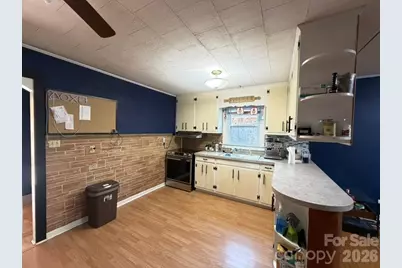 973 8th Avenue NW, Hickory, NC 28601 - Photo 8