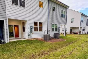 9512 Munsing Dr, Charlotte, NC 28269 - Photo 10