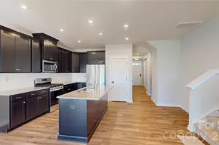 9512 Munsing Dr, Charlotte, NC 28269 - Photo 2