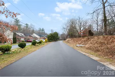 252 Wash Creek Drive #B, Hendersonville, NC 28739 - Photo 28
