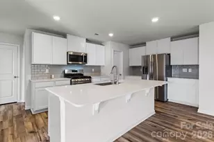 386 Hollingswood Dr, Statesville, NC 28625 - Photo 2