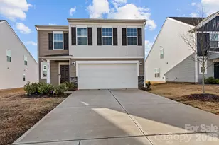 386 Hollingswood Dr, Statesville, NC 28625 - Photo 1