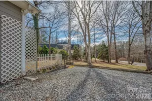 523 Shepherds Creek Cir, Rutherfordton, NC 28139 - Photo 4