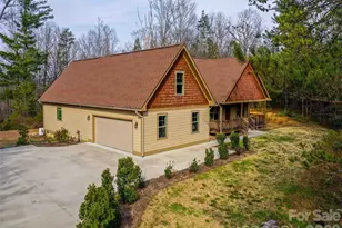 334 Summer Orchard Dr, Hendersonville, NC 28792 - Photo 2