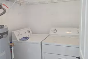 5976 Prescott Ct, Charlotte, NC 28269 - Photo 12