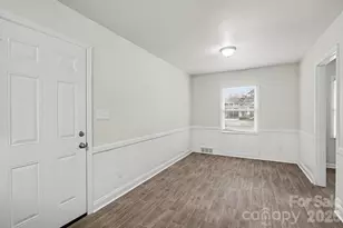 3431 Shamrock Dr, Charlotte, NC 28215 - Photo 14