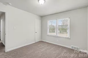 3431 Shamrock Dr, Charlotte, NC 28215 - Photo 12