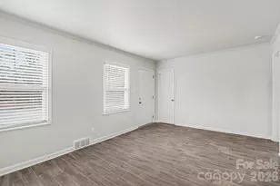 3431 Shamrock Dr, Charlotte, NC 28215 - Photo 4