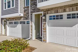 949 Portrush Ln, Tega Cay, SC 29708 - Photo 4