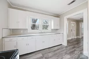 2036 4th St NE, Hickory, NC 28601 - Photo 10