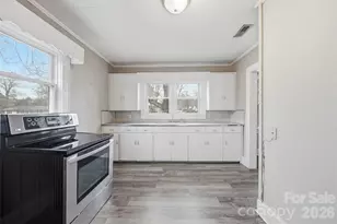 2036 4th St NE, Hickory, NC 28601 - Photo 16