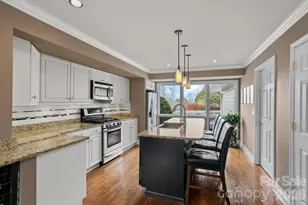 122 Broadmoor Dr, Flat Rock, NC 28731 - Photo 14