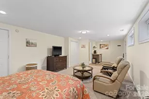 128 Broadmoor Dr, Flat Rock, NC 28731 - Photo 38